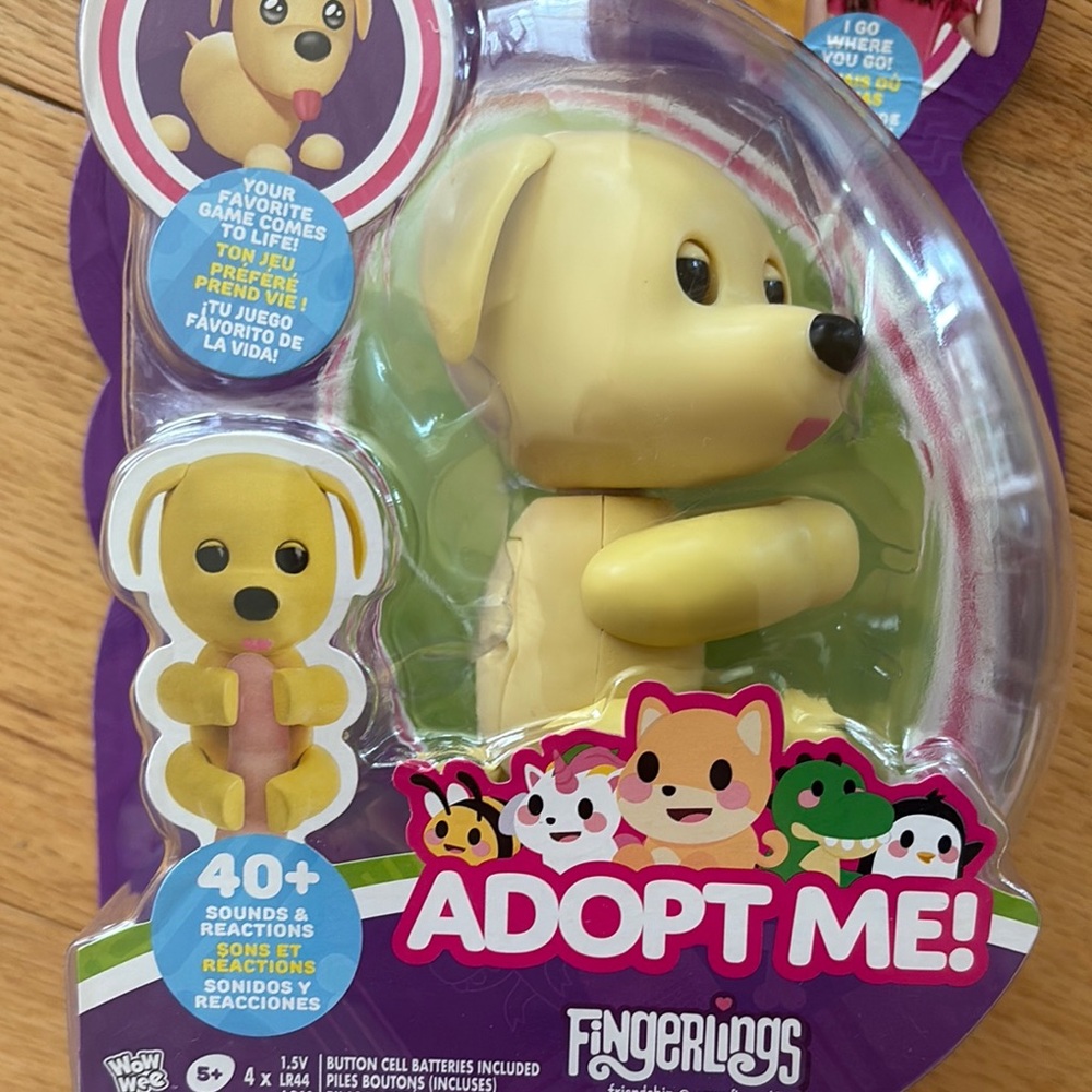 Fingerlings Adopt Me DOG Puppy Interactive Pet 40+ Sounds Reactions NEW